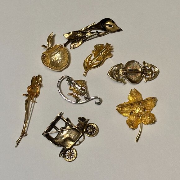 Lot of 8 Assorted Vintage Yellow Gold Tone Costume Jewelry Brooch Pins Wearable - Picture 10 of 10
